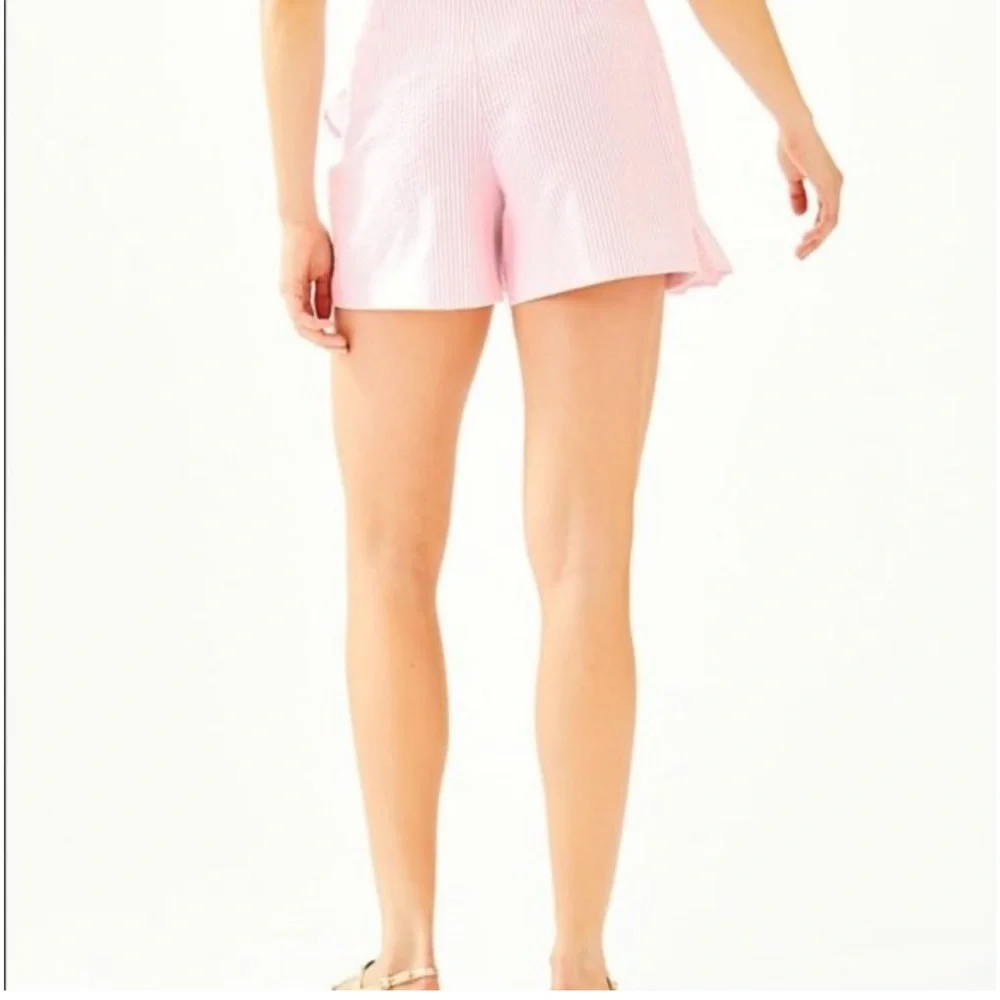 Lilly Pulitzer Faye Skort in Capri Coral Seersucker size 0 like new